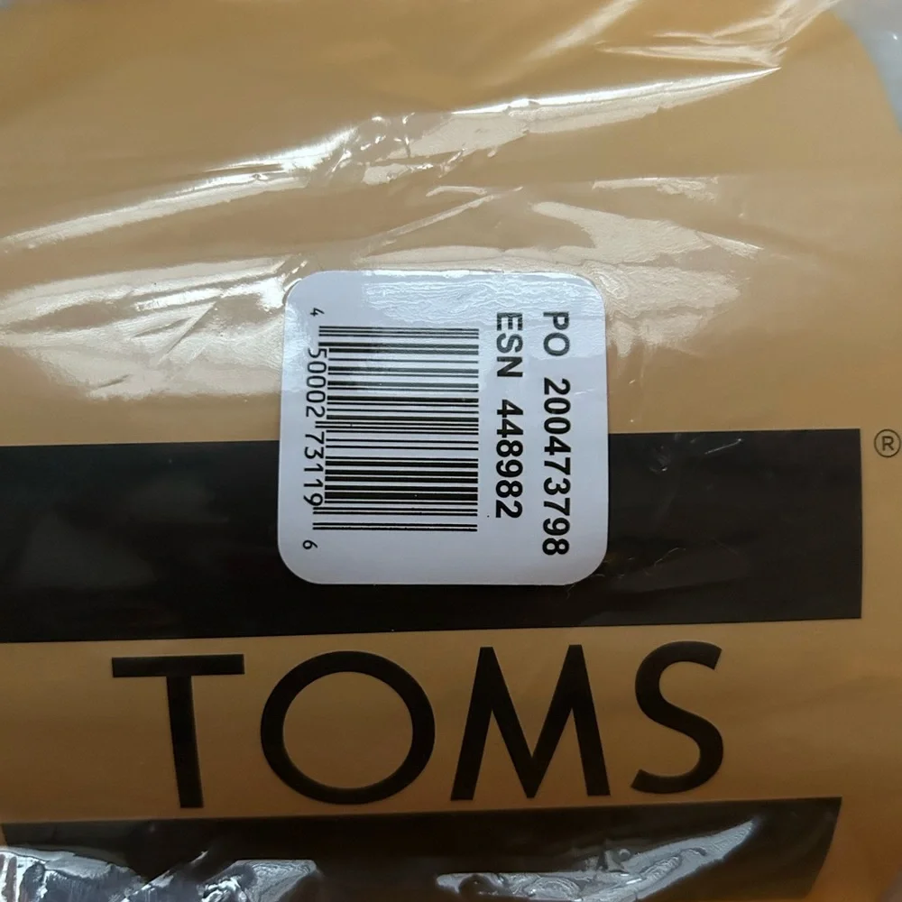 NWT TOMS Light Gray Aqua Blue Chevron Blanket 50x60 Polar Fleece Blanket NEW